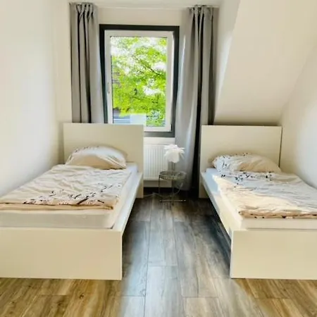 160qm 5 Schlafzimmer 1 Wohnzimmer Terrasse Und Balkon