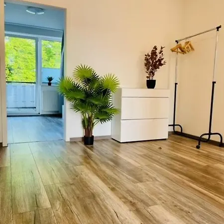 160qm 5 Schlafzimmer 1 Wohnzimmer Terrasse Und Balkon