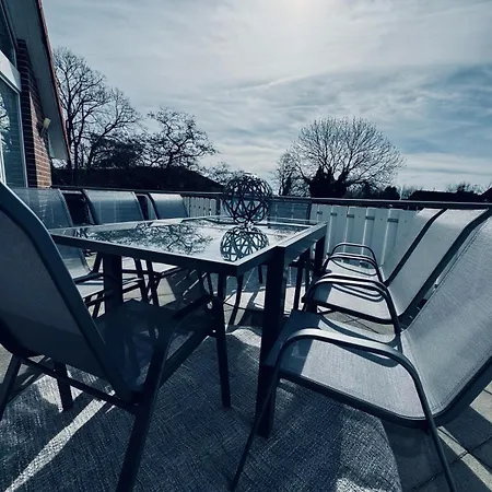 Apartment 160qm 5 Schlafzimmer 1 Wohnzimmer Terrasse Und Balkon